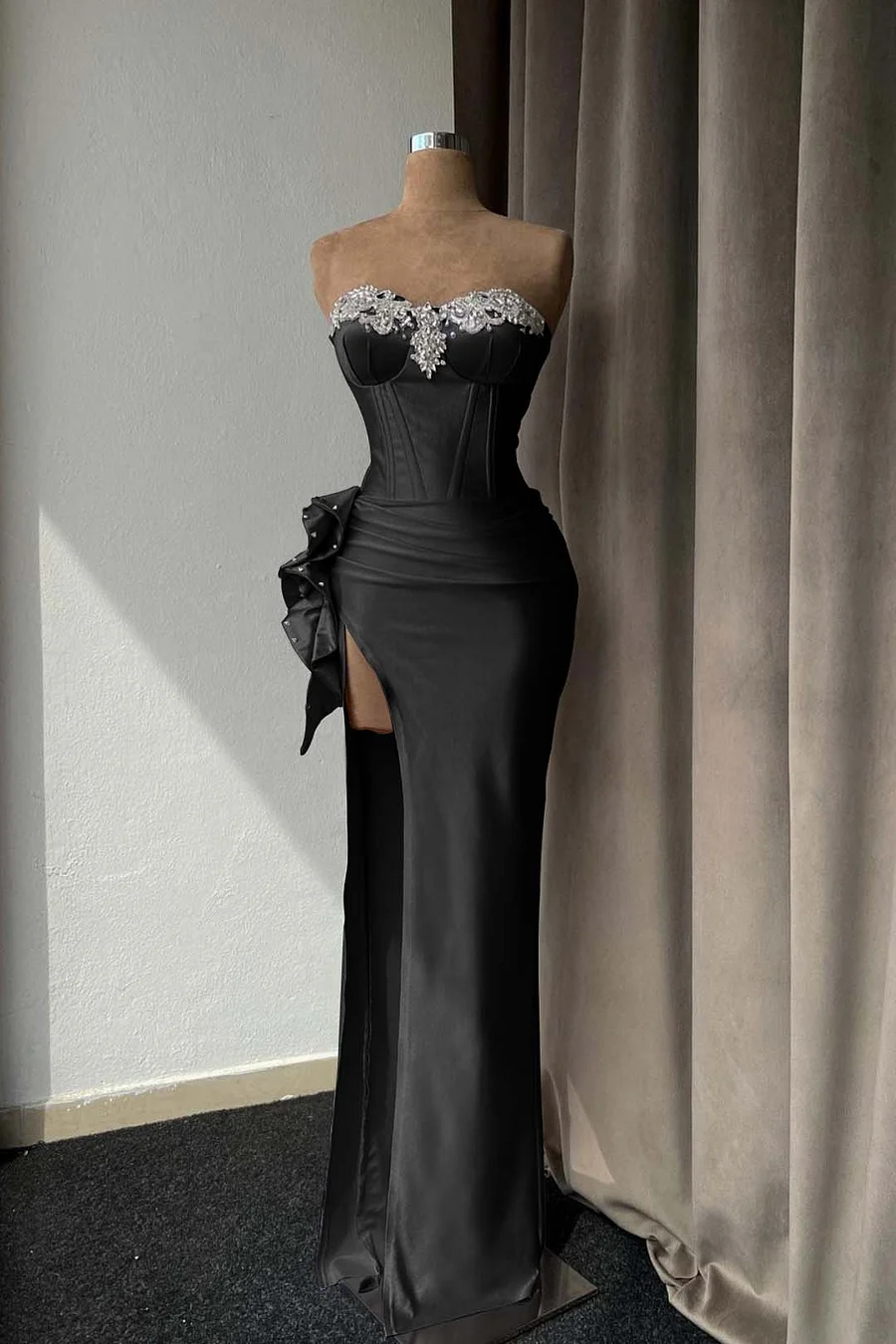 Luxurious Pink Strapless Beaded Slit Evening Dress Sheath Prom Dress