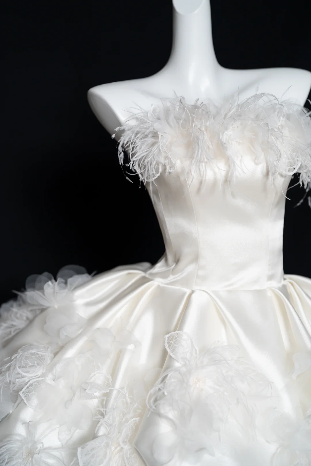 Sweet White Satin Lace Appliques Strapless A Line 18th Birthday Outfits Homecoming Dress