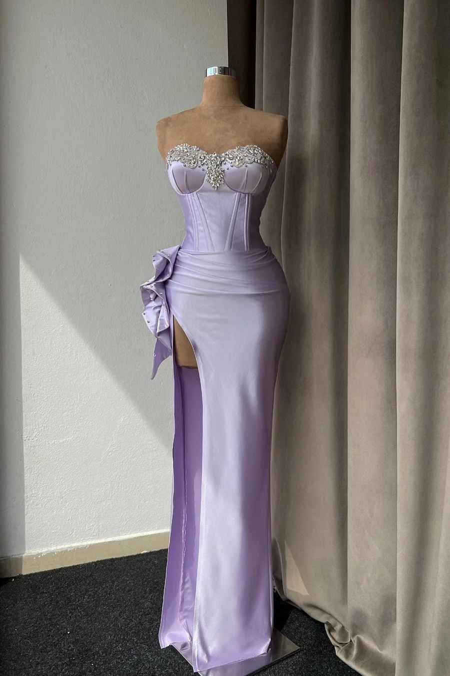 Luxurious Silver Strapless Beaded Slit Evening Dress Sheath Prom Dress