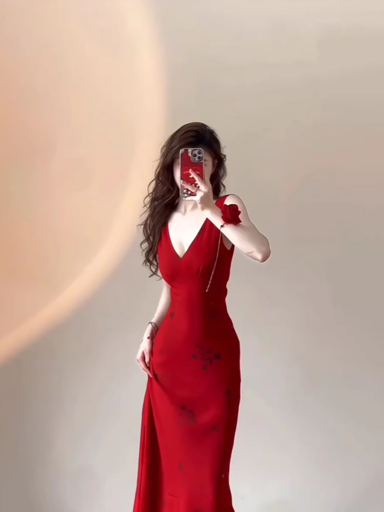 Chic Sheath Straps Red Satin Long Prom Dresses Birthday Outfits