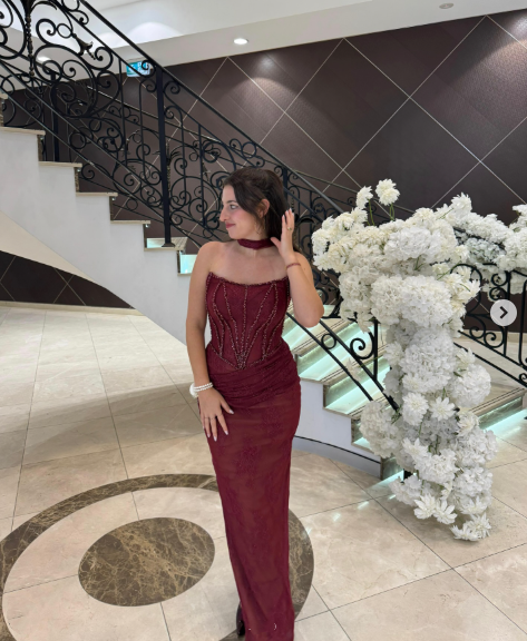 Vintage Burgundy Strapless Lace Beaded Long Wedding Guest Dress Formal Evening Dress Party Gown