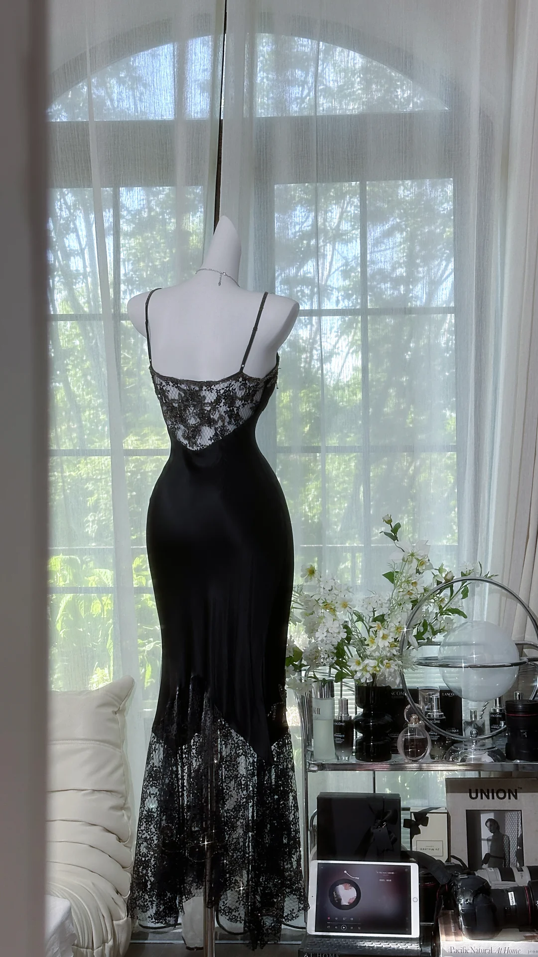 Sexy Black Spaghetti Straps Satin Beaded Lace Mermaid Long Prom Dress Party Dress