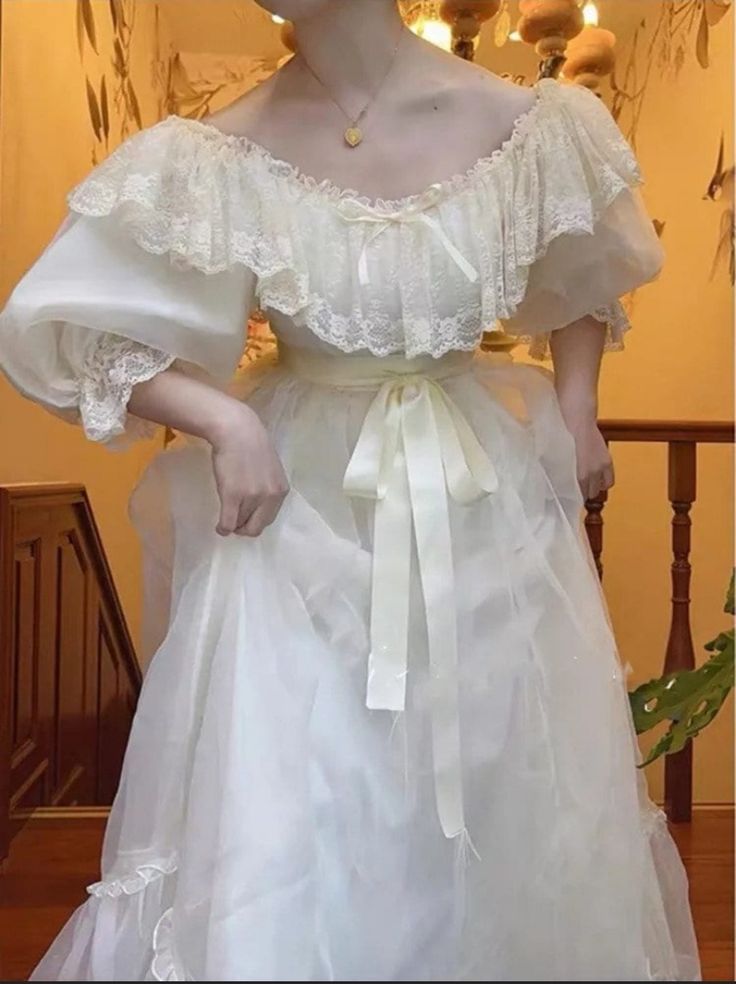 Vintage Victorian Style White Princess Dress Retro Lace Puff Sleeve Romantic Dress