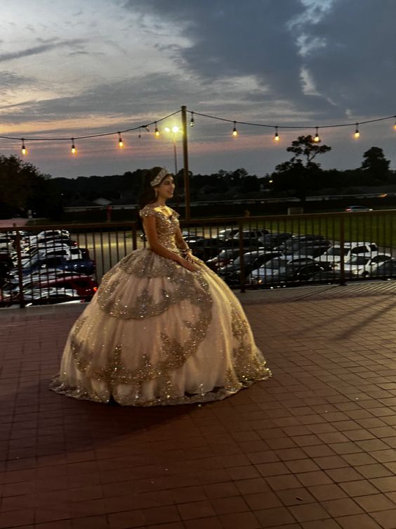 Sparkly Champagne Ball Gown Quinceanera Dress Sweetheart Birthday Party Off The Shoulder Sweet 16 Dress