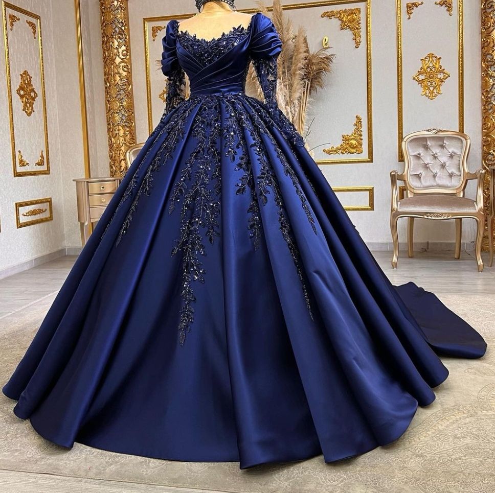 Elegant Navy Blue O-Neck Sequined Appliques Long Sleeves Quinceanera Evening Dress Ball Gown Floor Length Princess Prom Dress