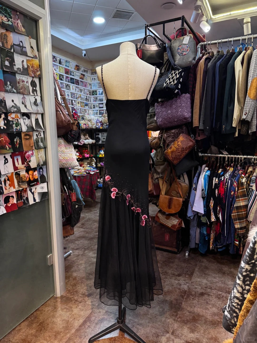 Retro Elegant Black Halter Neck Embroidered Chiffon Long Prom Dress Evening Dress