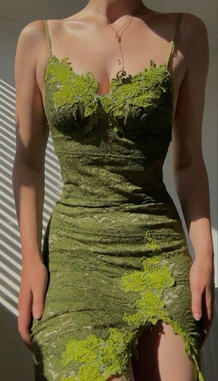 Vintage Green Lace Appliques Prom Dress Sexy Spaghetti Straps Evening Dress