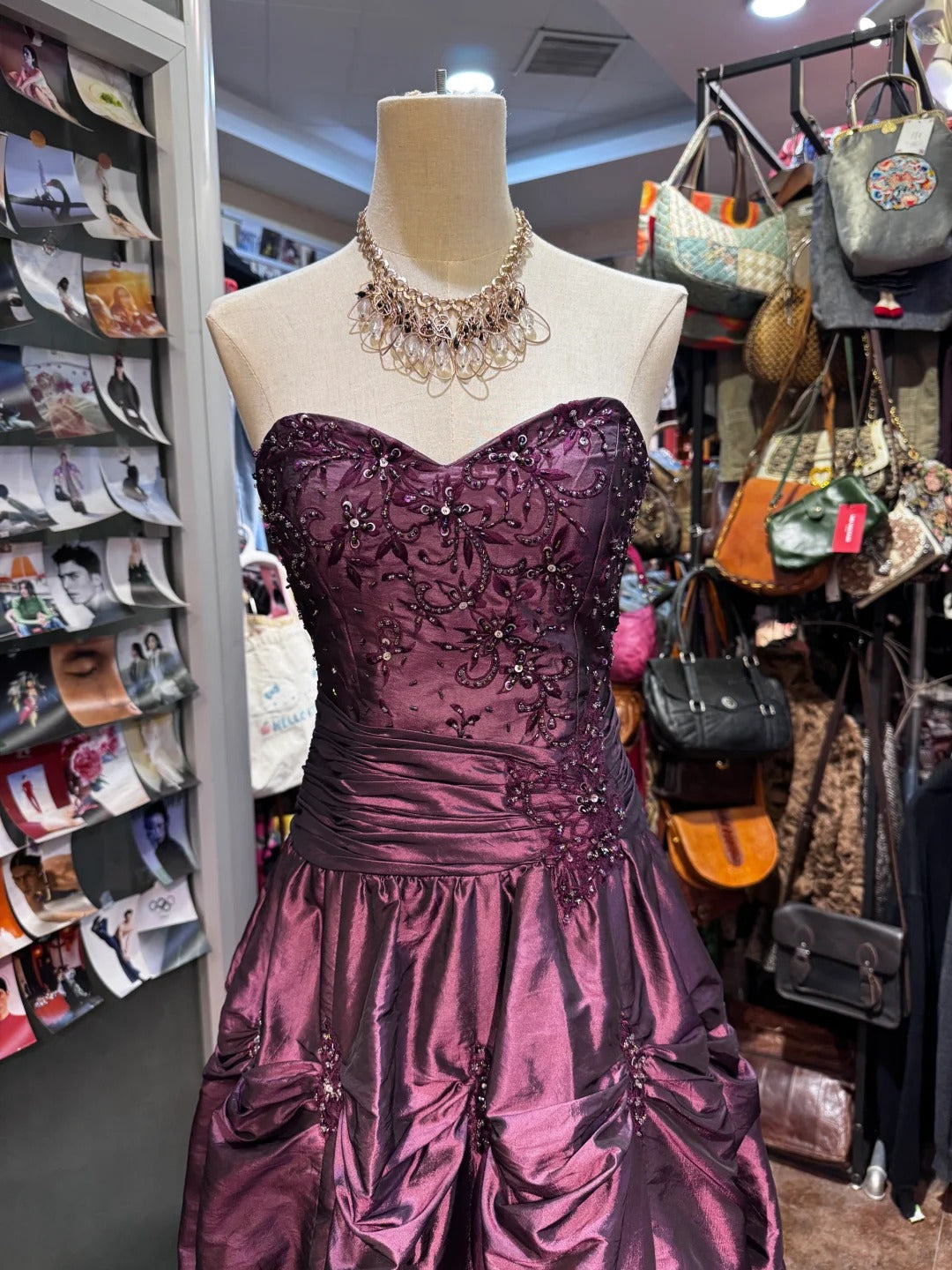 Vintage Luxury Sweetheart Neckline Embroidered Layered Pleated Satin Long Prom Dress Evening Dress