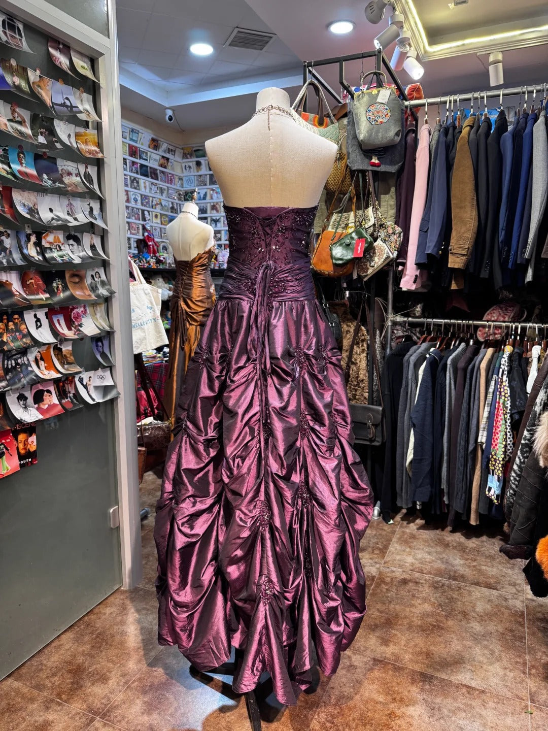 Vintage Luxury Sweetheart Neckline Embroidered Layered Pleated Satin Long Prom Dress Evening Dress