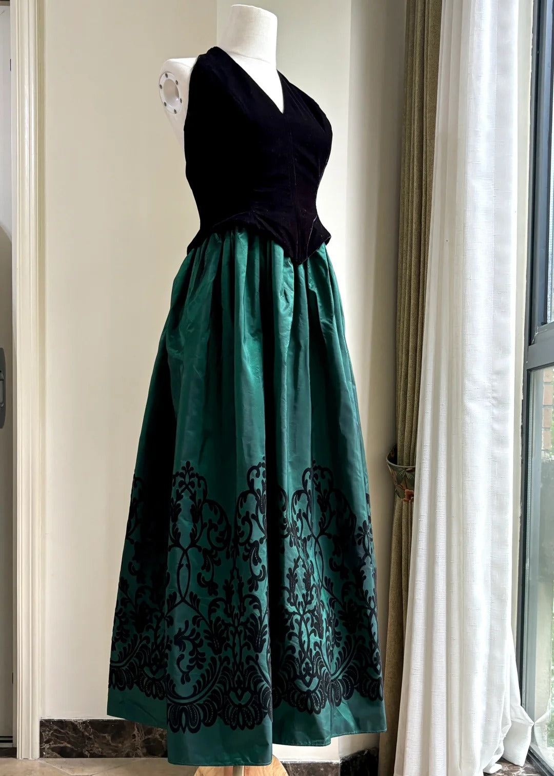 Retro Black And Green A-line Halter Neck Velvet And Satin Prom Dress Evening Dress