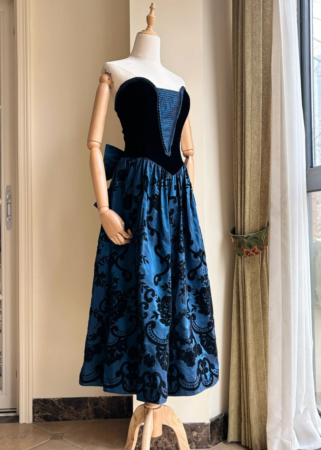 Retro Blue And Black A-line Strapless Bow Jacquard Velvet Long Prom Dress Evening Dress