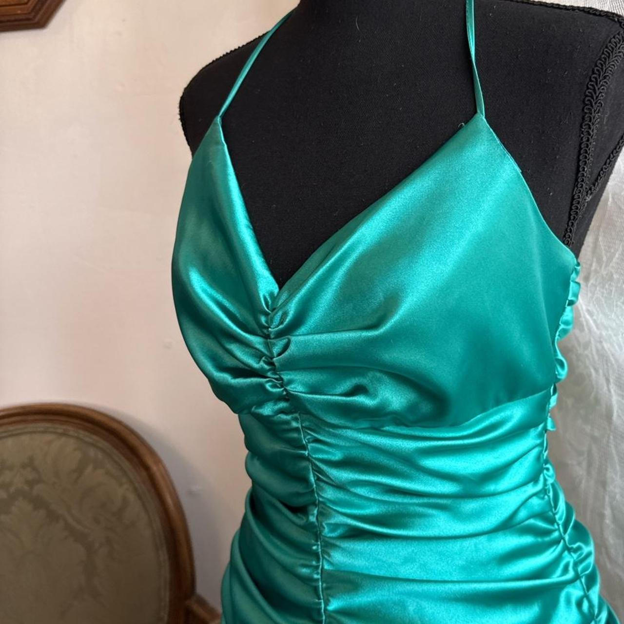 Elegant Halter Green V Neck Satin Pleated Ruffled Mini Party Dress Formal 7th Grade Homecoming Dress