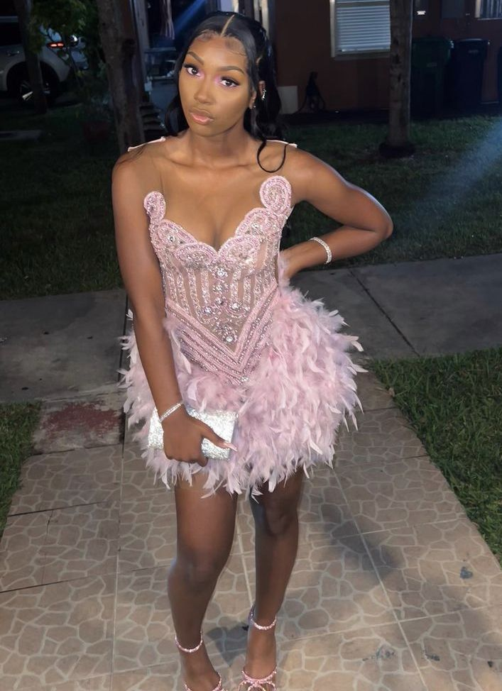 Luxury Feather Beaded Sweetheart Neckline Mini Cocktail Dress Pink Short Party Dress Homecoming Dress