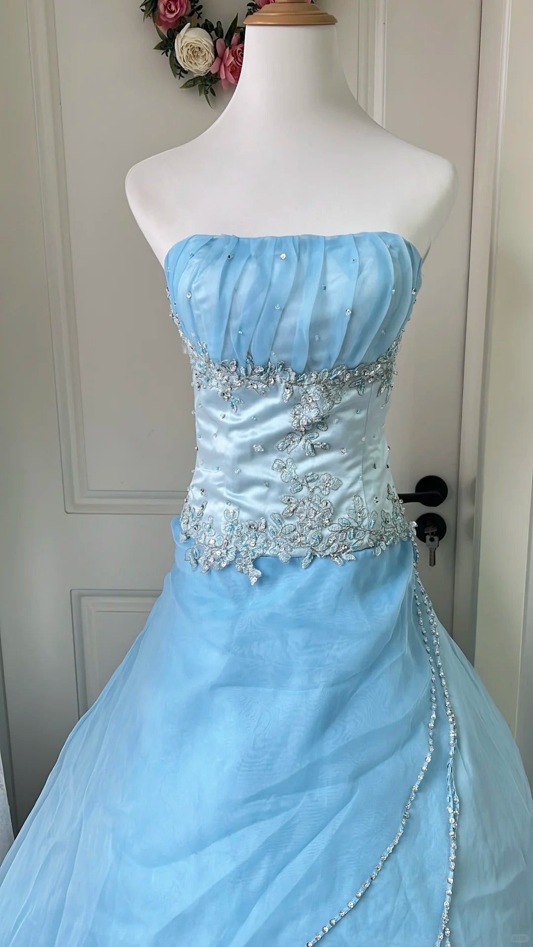 Dreamy Princess Blue Strapless Embroidered Tulle Ball Gown Evening Dress Sweet 16 Dress