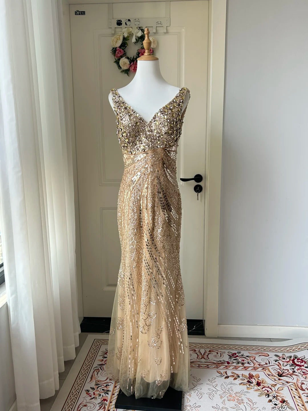 Luxurious Gold V-neck Mermaid Sequined Long Prom Dress Evening Dress