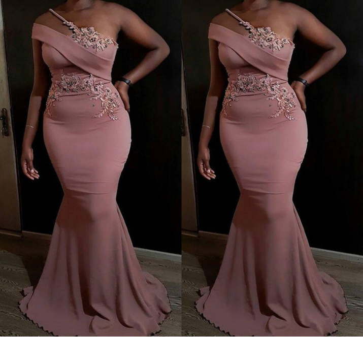 Sexy Blush Pink Arabic Aso Ebi Sexy Mermaid Prom Dresses Lace Applique Crystal Beaded Evening Gowns One Shoulder Formal Party Second Reception Robes