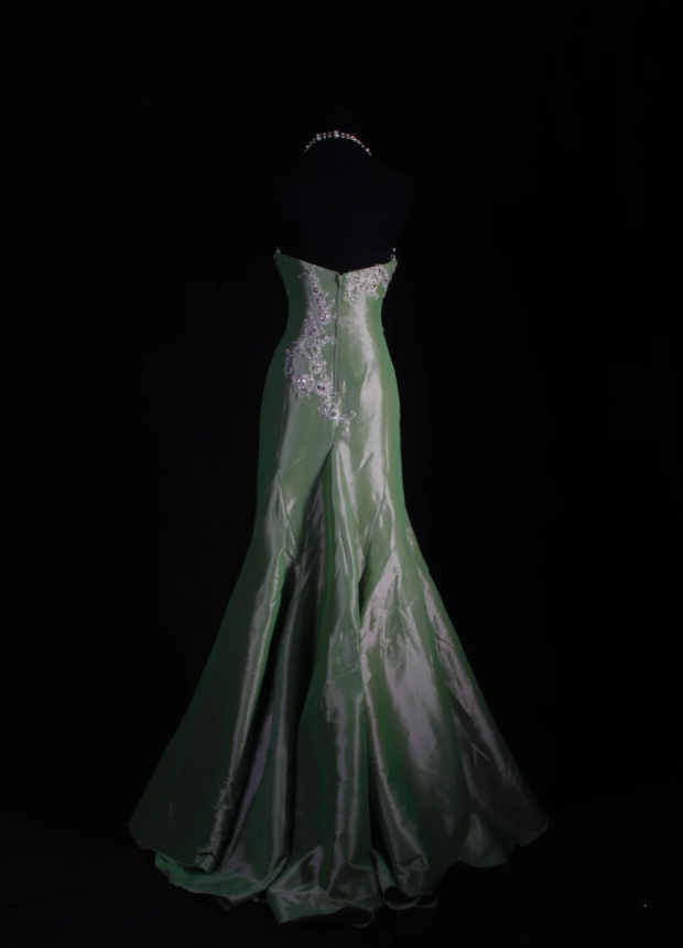 Pretty Strapless Green Satin Beaded Appliques Party Dress Long Mermaid 20th Birthday Outfits