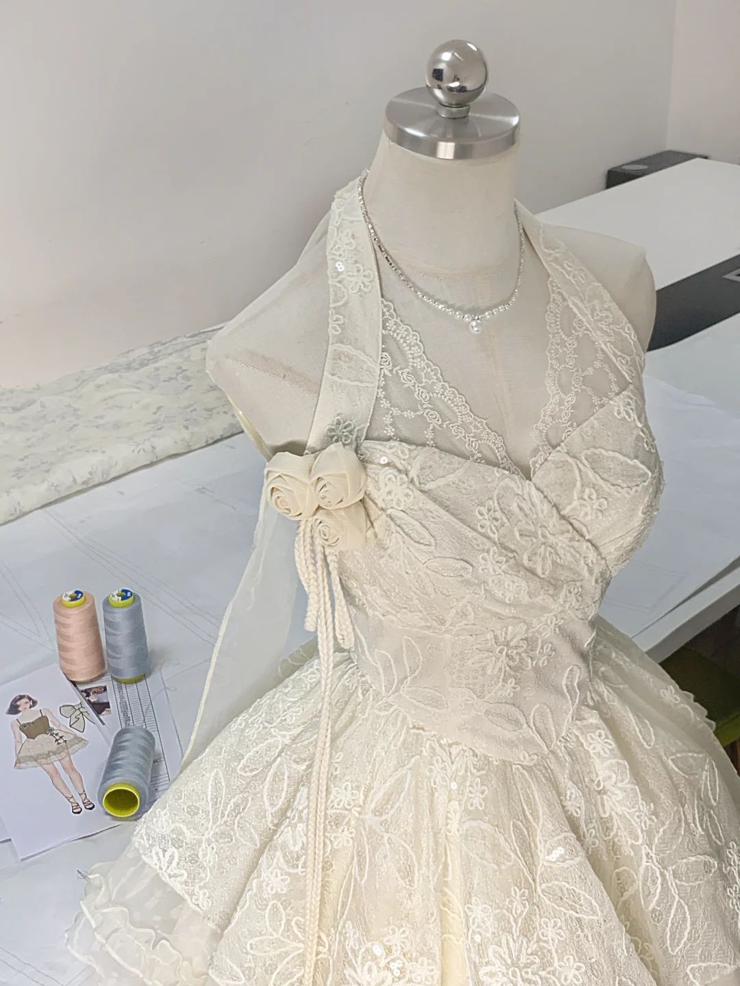 Cute Off-White Halter Lace Sequin Homecoming Dress 16th Birthday Outfits