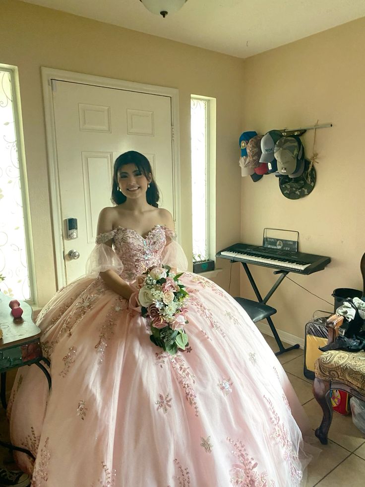 Pink Ball Gown Quinceanera Dress Applique Off the Shoulder Sweet 16 Vestidos