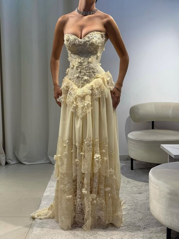 A-Line Yellow Sleeveless Sweetheart Appliqued Lace Up Formal Evening Dress