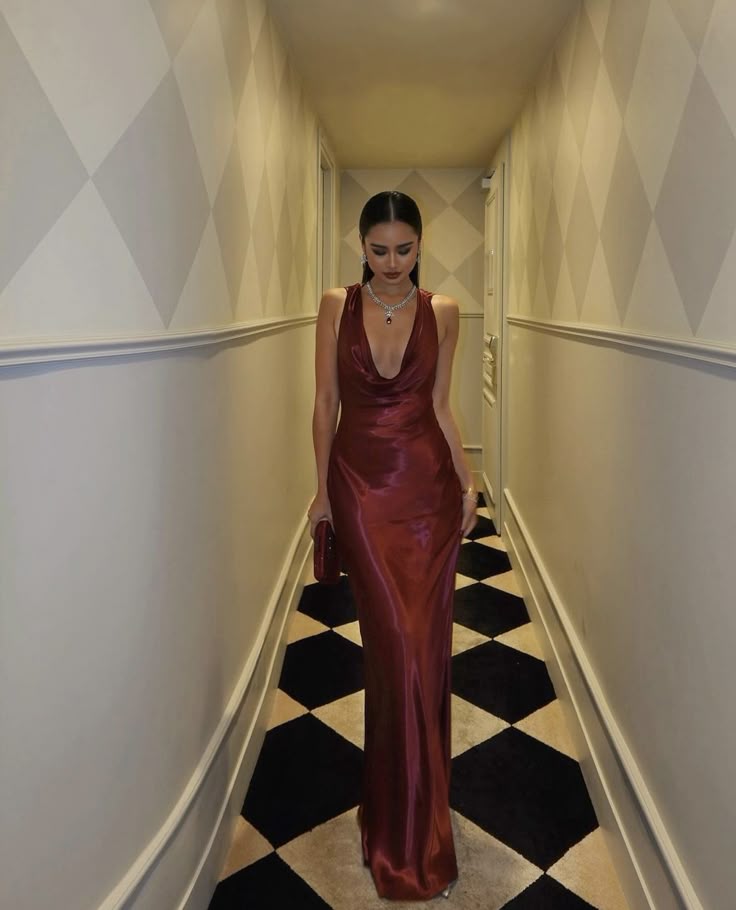 Sexy V-neck Sleeveless Mermaid Satin Long Evening Prom Dress