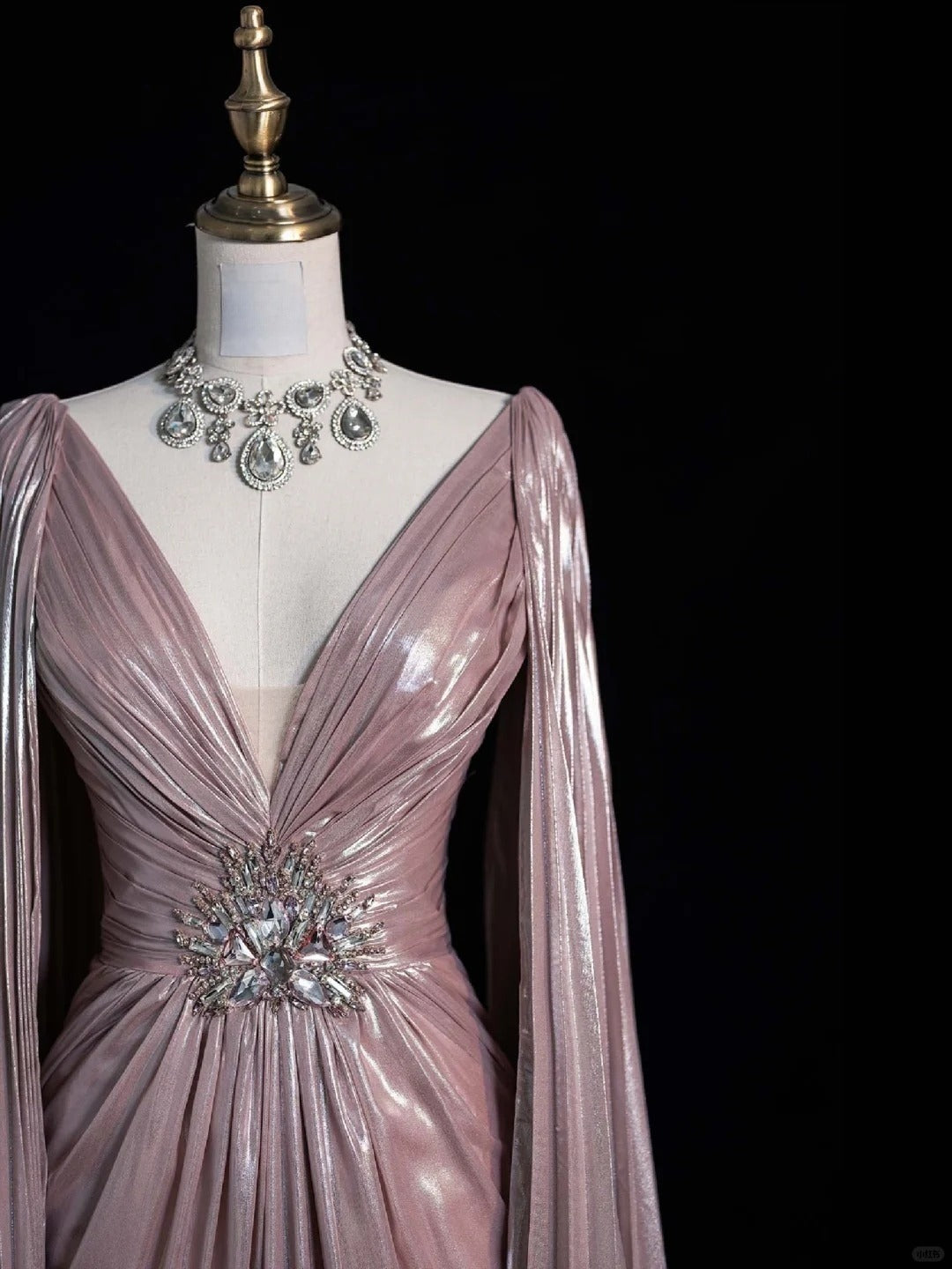 Luxury A-line Evening Prom Dress Long Sleeve V-neck Shiny Custom Made Party Gowns