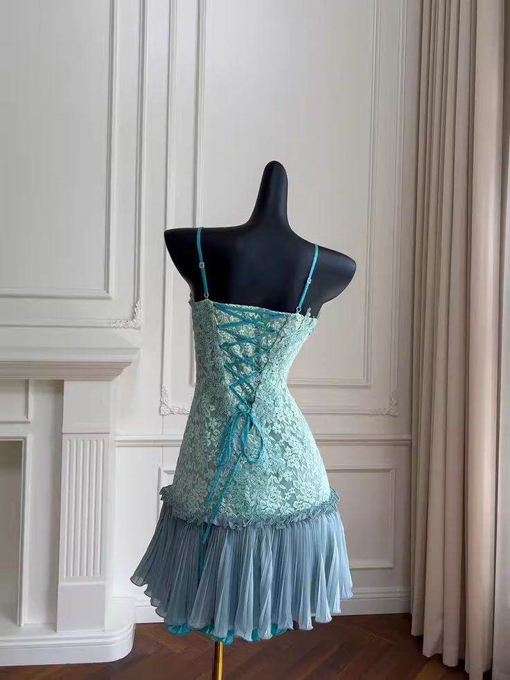 Unique Green Spaghetti Straps Lace Birthday Outfit Homecoming Dress