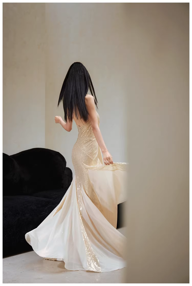 Gorgeous Halter V Neck Champagne Gold Sequin Mermaid Long Evening Dress Formal Birthday Outfits