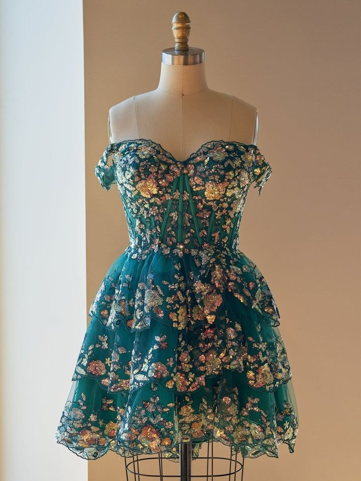 Unique Green A-Line Sweetheart Tulle Sequin Tiered Short Homecoming Dress Cocktail Dress