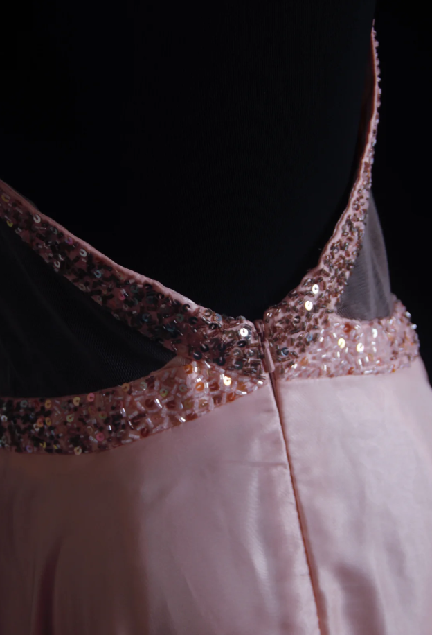 Gorgeous Pink Halter V Neck Satin Beaded Mermaid Long Party Dress Backless Evening Dress