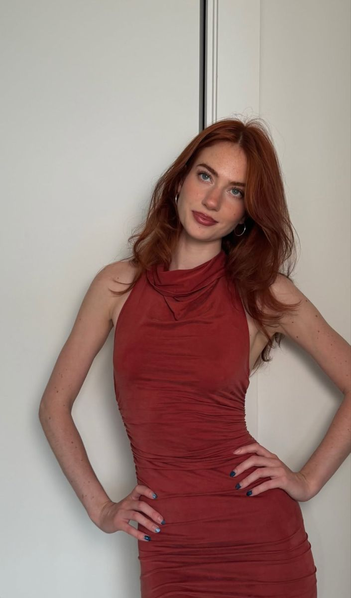Pretty Halter Burgundy Satin Sheath Cocktail Dress Short 19th Birthday Outfits Homecoming Dress