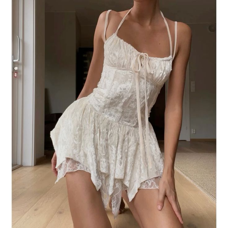 Vintage Palace Off-White Strap Deep V Neck Lace Birthday Short Skirt Homecoming Dress