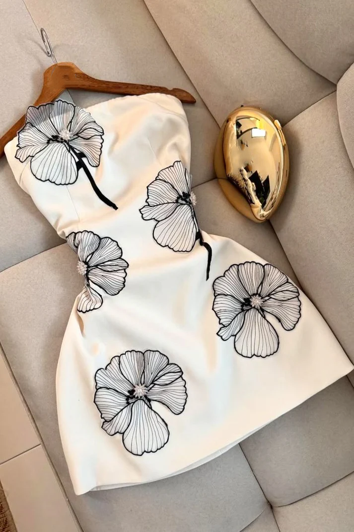 Pretty Strapless White Satin Lace Flowers Short Prom Dress Formal Birthday Outfits Homecoming Dress