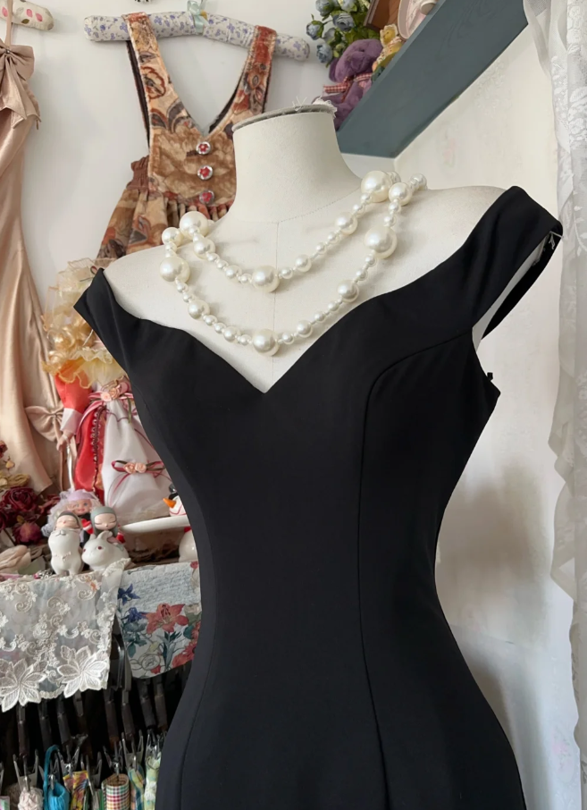 Classy V Neck Black Satin Off The Shoulder Mermaid Party Dress Long Wedding Guest Dress