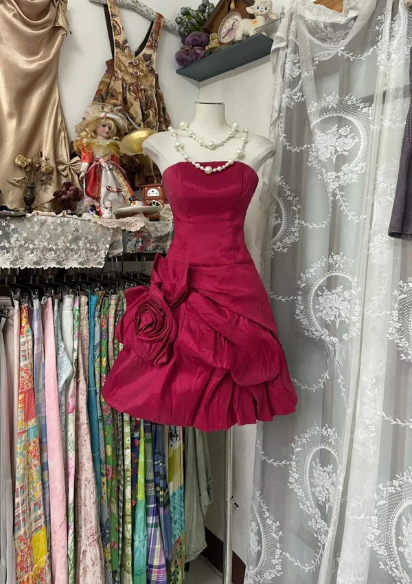Vintage Strapless Red A-Line Satin Short Graduation Homecoming Dress 20th Birthday Outfits