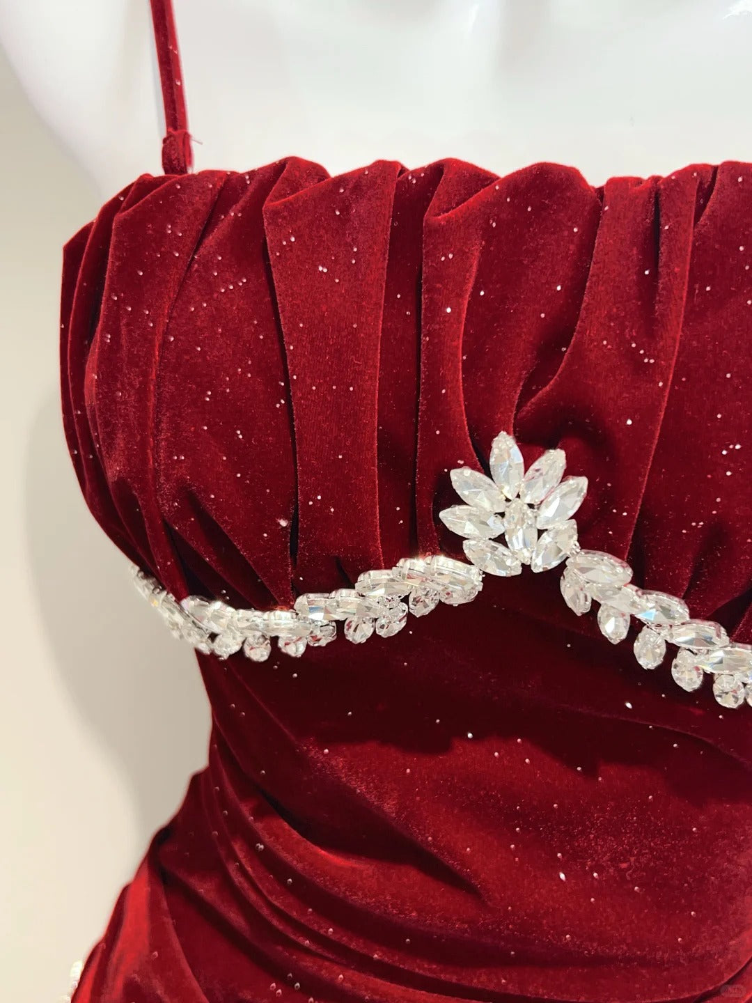 Vintage Burgundy Mermaid Spaghetti Strap Ruffle Velvet Prom Dress Evening Dress