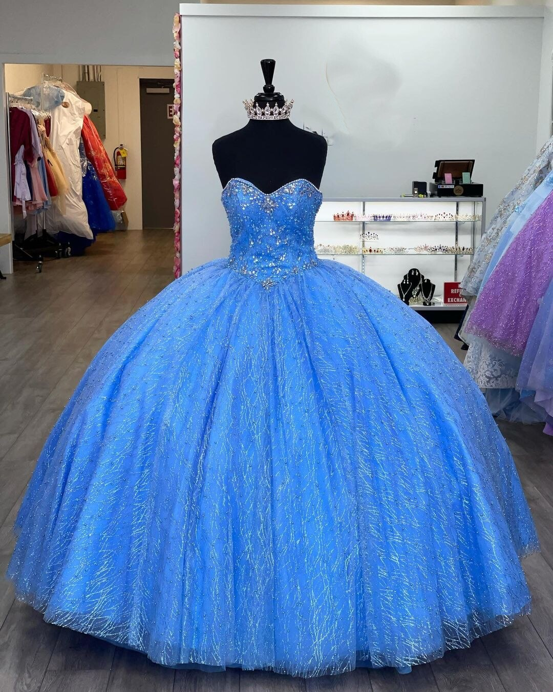 Cape Puffy Ball Gown Quinceanera Sweet 16 Dress Sweetheart Long Prom Gown Quince