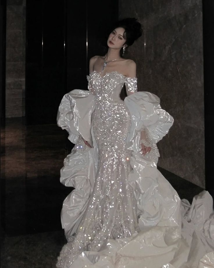 Gorgeous Off The Shoulder Tulle Lace Mermaid Long Wedding Dress Formal Bridal Dress With Cape