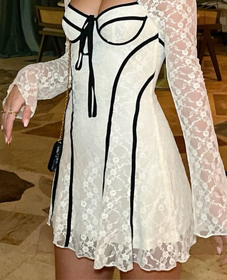 Classy White Lace Long Sleeves Short Homecoming Dress 20th Birthday Outfits