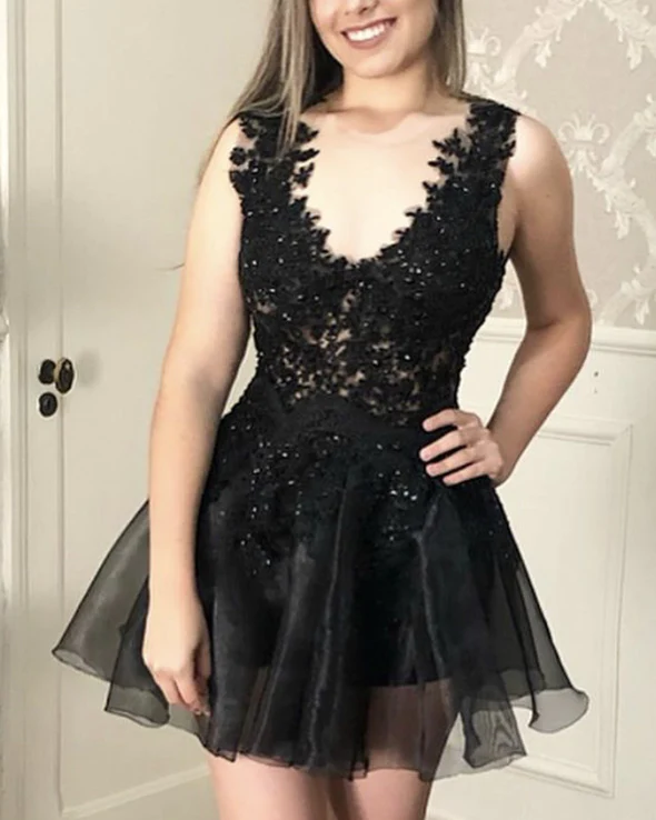 Elegant Short Party Dresses Ruffles Appliques A-line Black Homecoming Dress