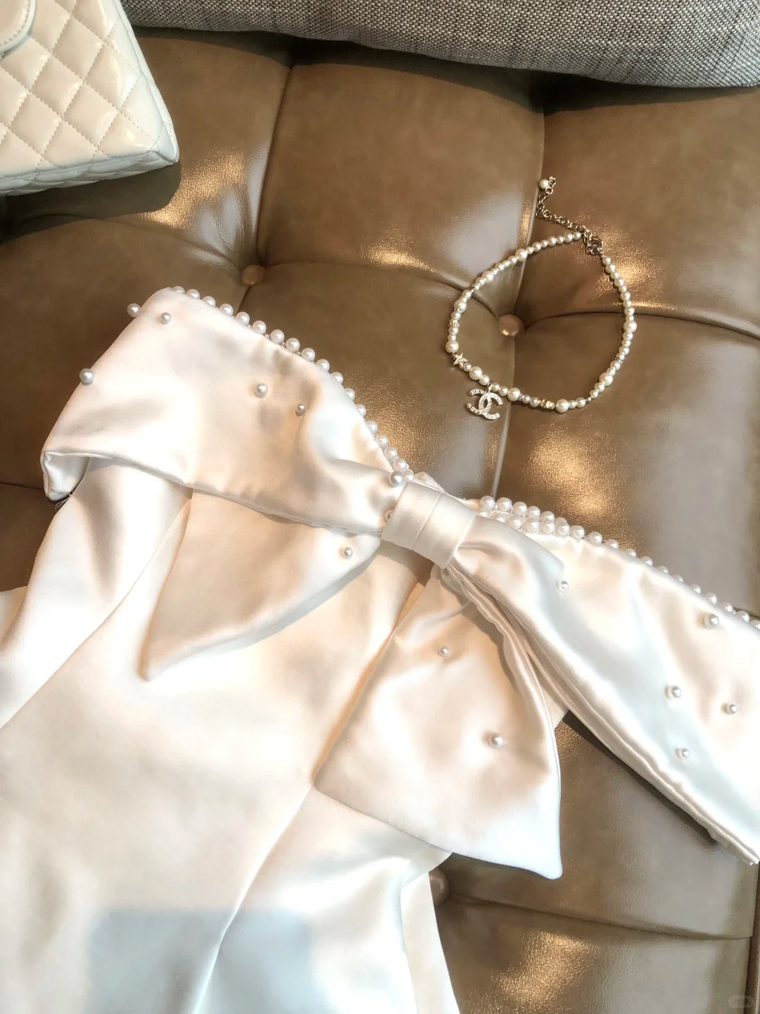 Elegant Bow Satin Beaded A Line Short Birthday Party Dress White Homecoming Dress