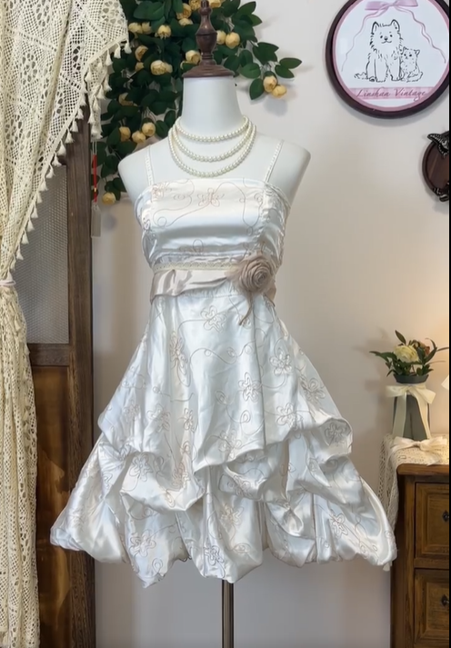Vintage Spaghetti Straps Satin Flowers A Line Grade Homecoming Dress White Cocktail Dress