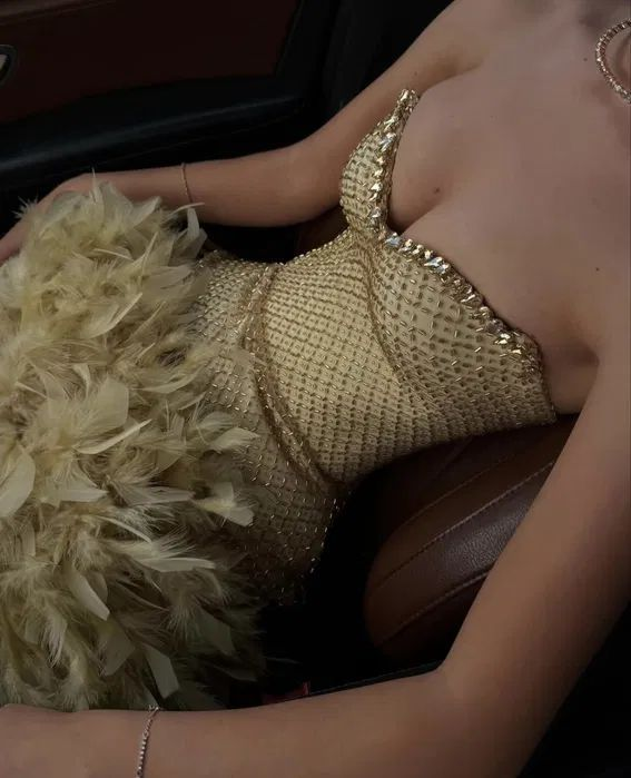 Gorgeous Sweetheart Strapless Sequin Beaded Feathers Blue Cocktail Dress A-Line Short Homecoming Dress