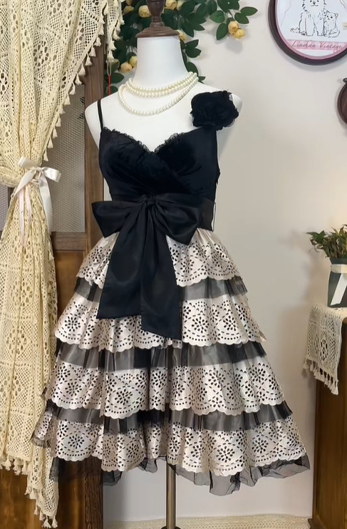 Vintage Spaghetti Straps A Line Homecoming Dress Mini Prom Dress With Bow