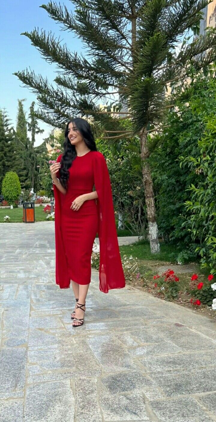 New Fashion Casual Round Neck Cape Sleeves Elegant Zipper High Waisted Pencil Prom Dress