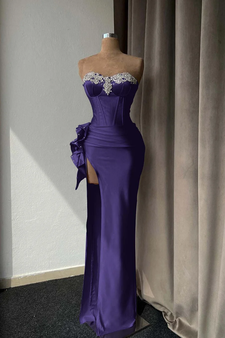 Luxurious Pink Strapless Beaded Slit Evening Dress Sheath Prom Dress