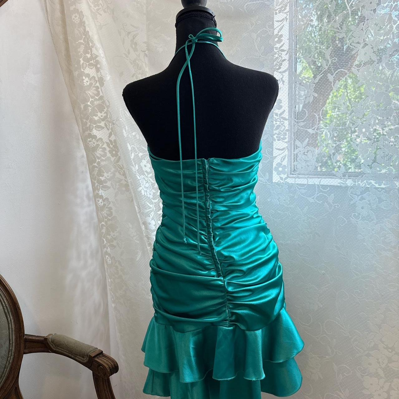 Elegant Halter Green V Neck Satin Pleated Ruffled Mini Party Dress Formal 7th Grade Homecoming Dress