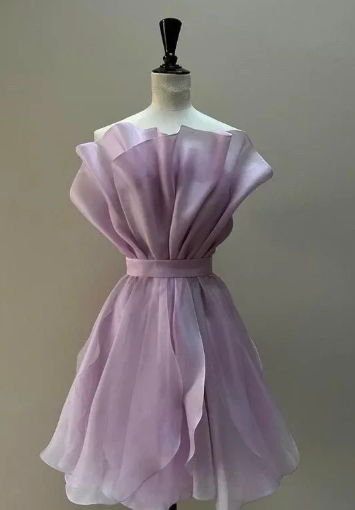 Unique Strapless Ruched Sleeveless Short Homecoming Party Dresses