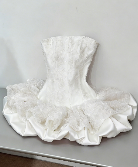 Pretty Ball Gown Strapless Satin Lace Short Homecoming Dress 17th Birthday Outfits