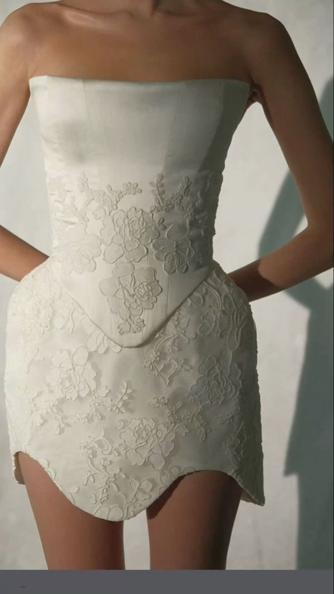 Charming Strapless Satin Lace Appliques White Short 20th Birthday Outfits Formal Homecoming Dress